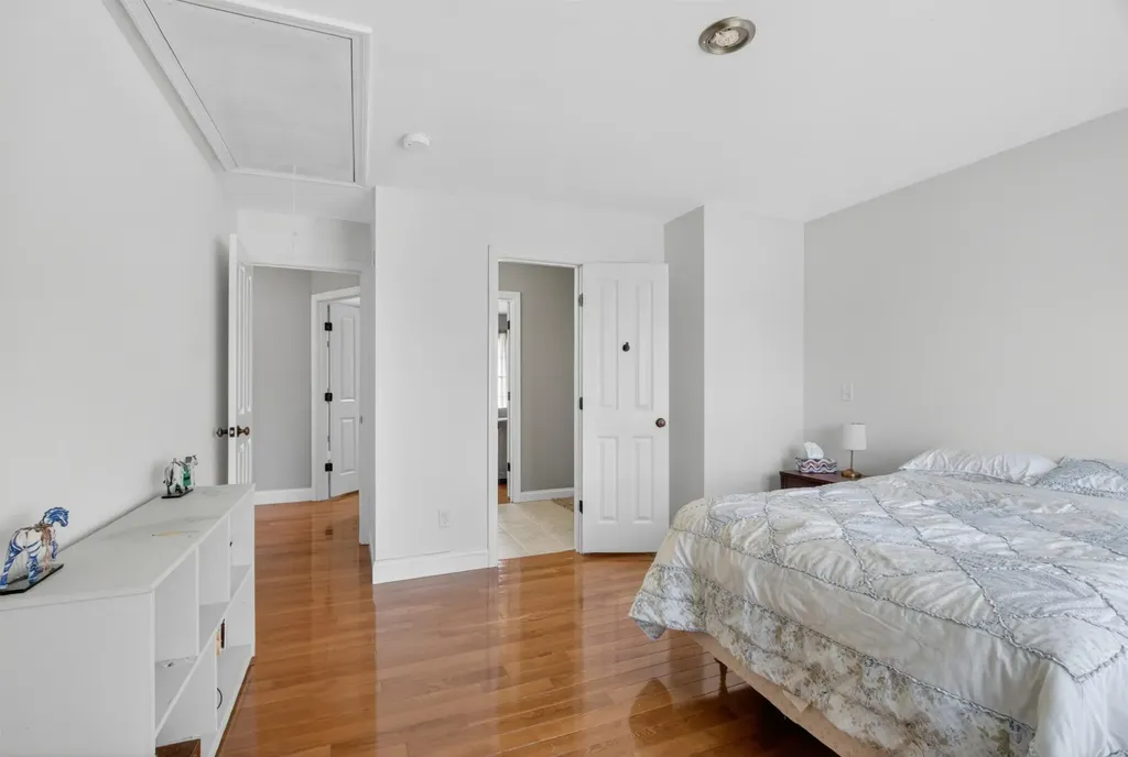 6 Pond Street Newton NH 03858