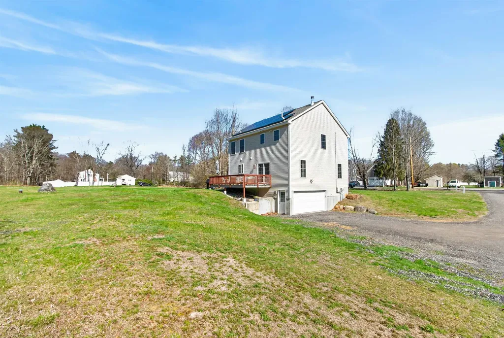 6 Pond Street Newton NH 03858