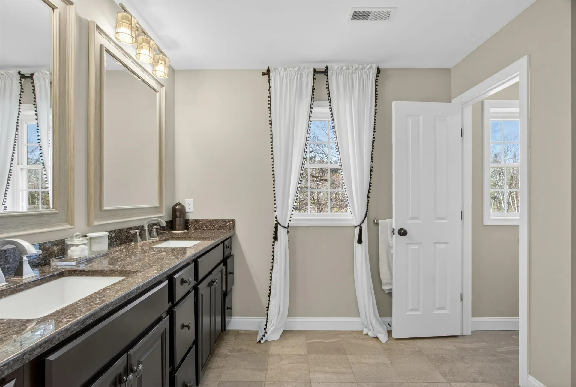 6 Pond Street Newton NH 03858