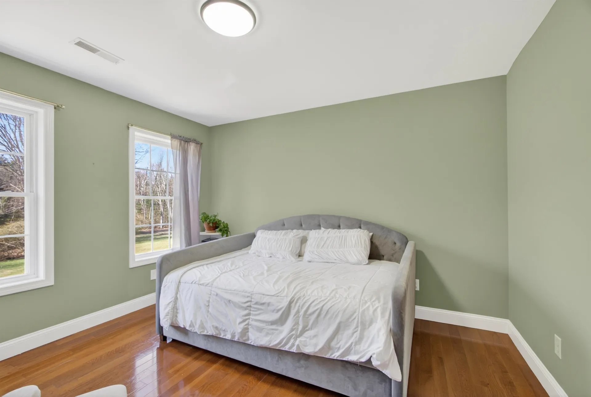 6 Pond Street Newton NH 03858
