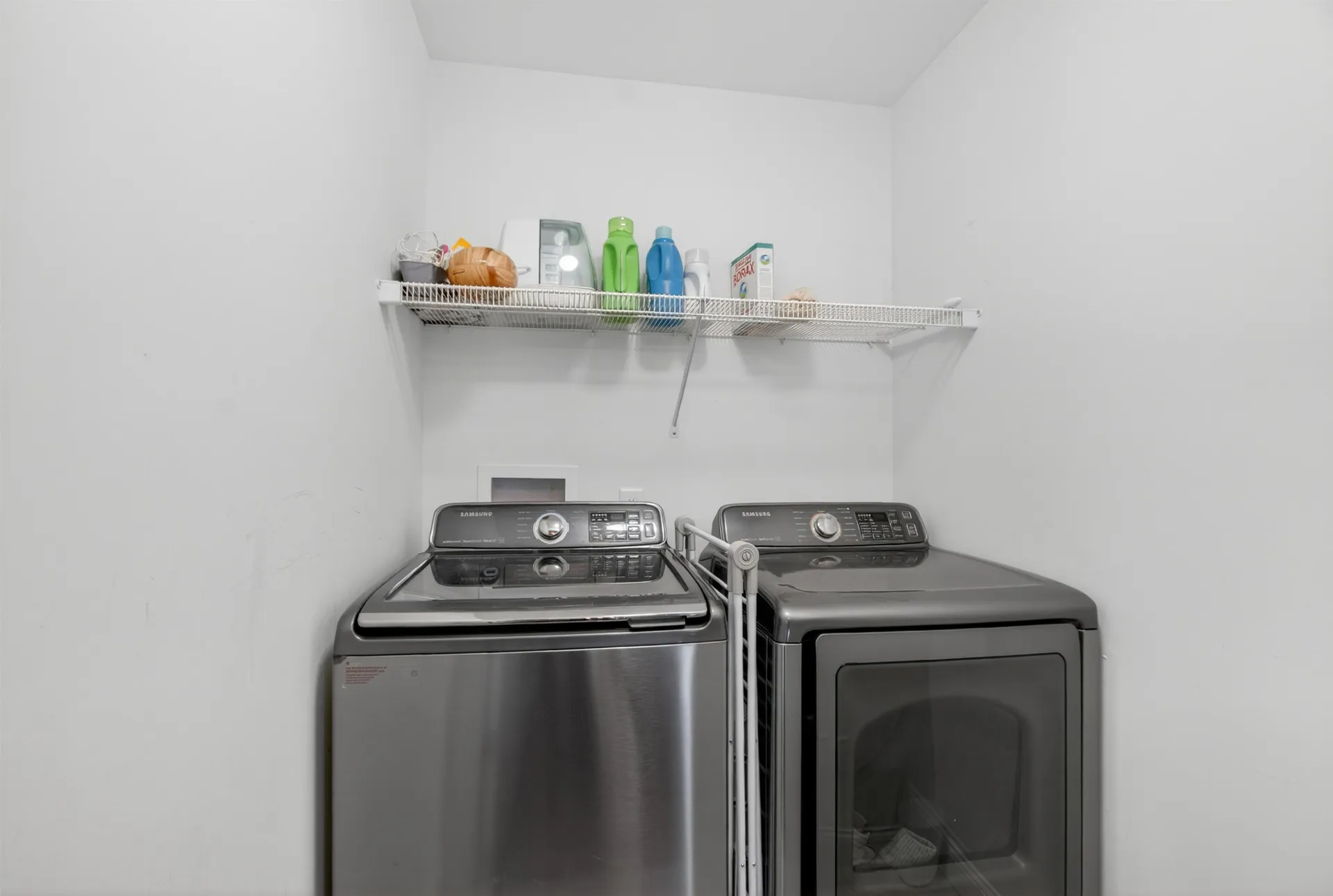 6 Pond Street Newton NH 03858