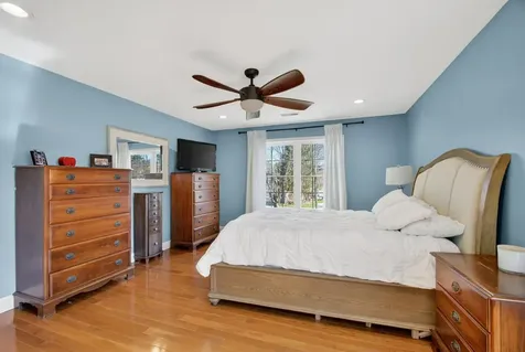 6 Pond Street Newton NH 03858
