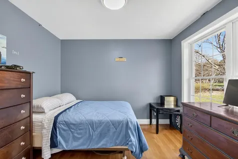 6 Pond Street Newton NH 03858