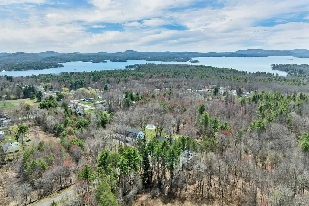 1 Farm House Lane Wolfeboro NH 03894