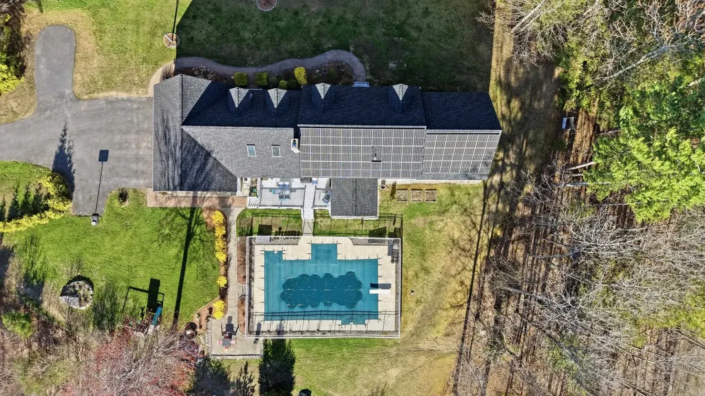 149 Crawford Road Chester NH 03036