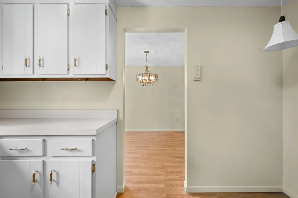 4 Ternbury Square Nashua NH 03060