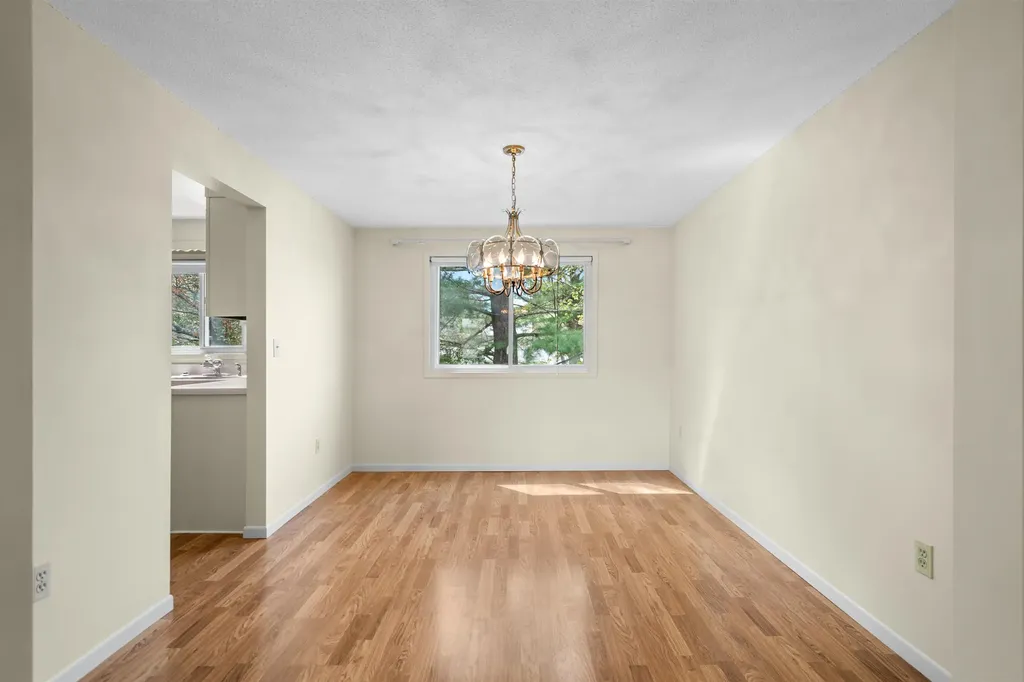 4 Ternbury Square Nashua NH 03060