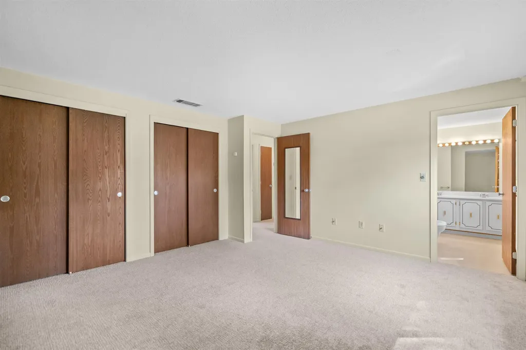 4 Ternbury Square Nashua NH 03060