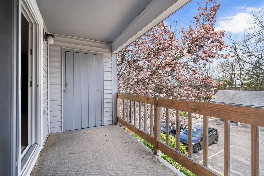 4 Ternbury Square Nashua NH 03060