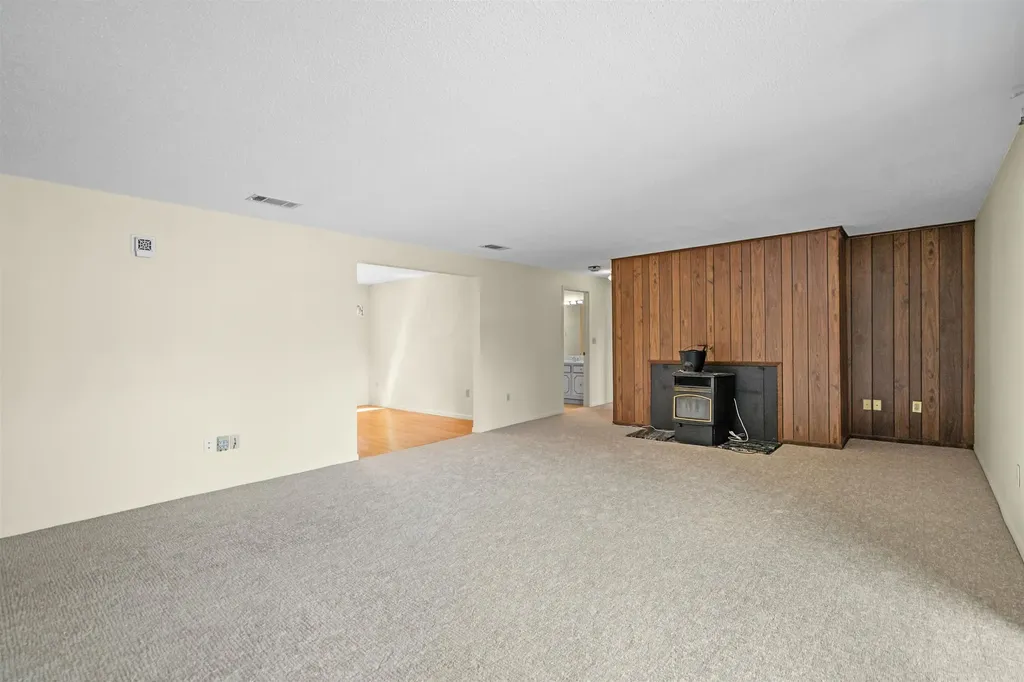 4 Ternbury Square Nashua NH 03060