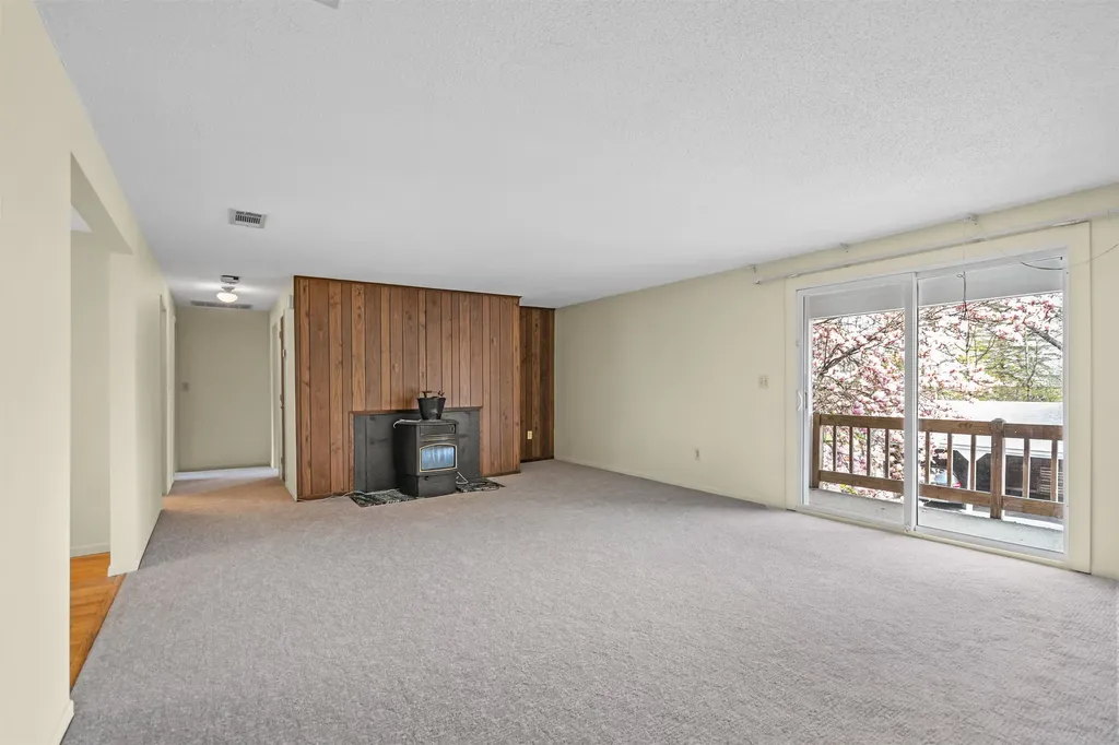 4 Ternbury Square Nashua NH 03060