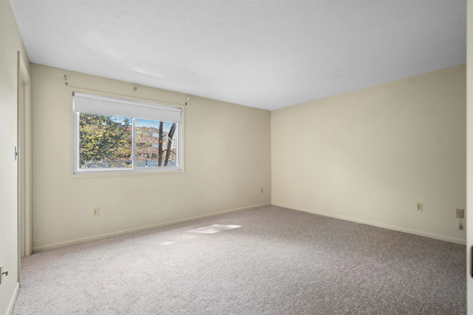 4 Ternbury Square Nashua NH 03060