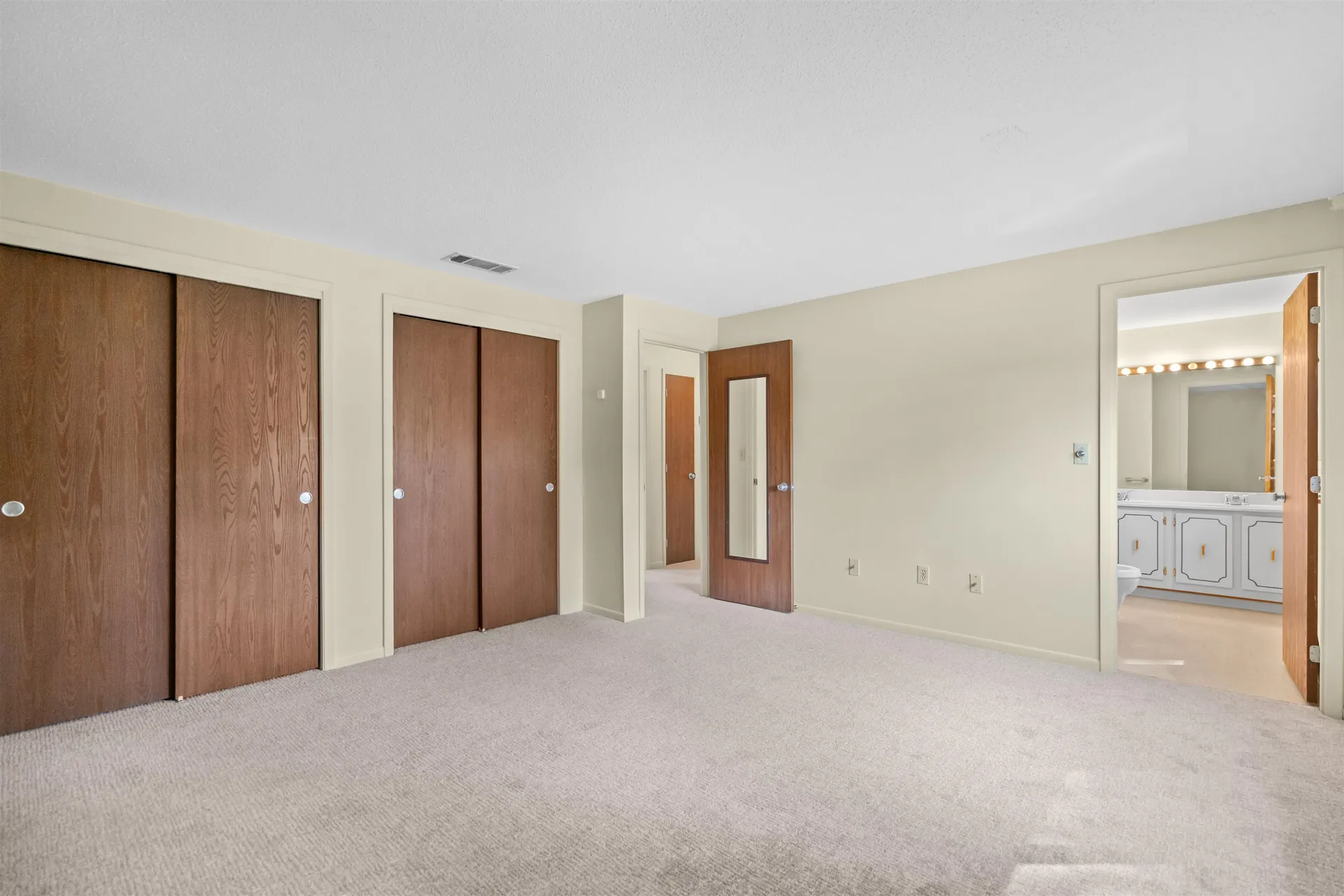 4 Ternbury Square Nashua NH 03060
