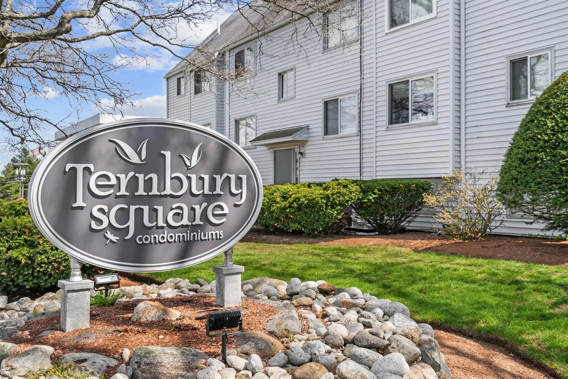 4 Ternbury Square Nashua NH 03060