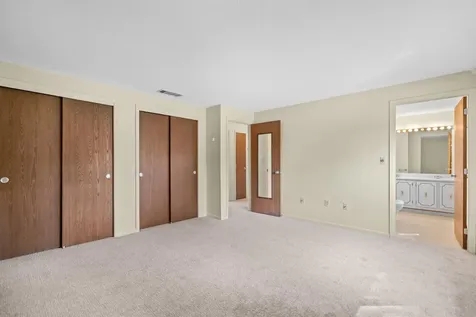 4 Ternbury Square Nashua NH 03060
