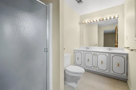 4 Ternbury Square Nashua NH 03060