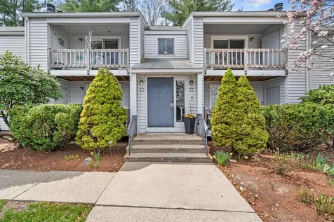 4 Ternbury Square Nashua NH 03060
