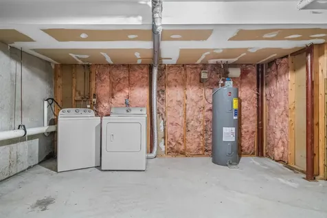 4 Ternbury Square Nashua NH 03060