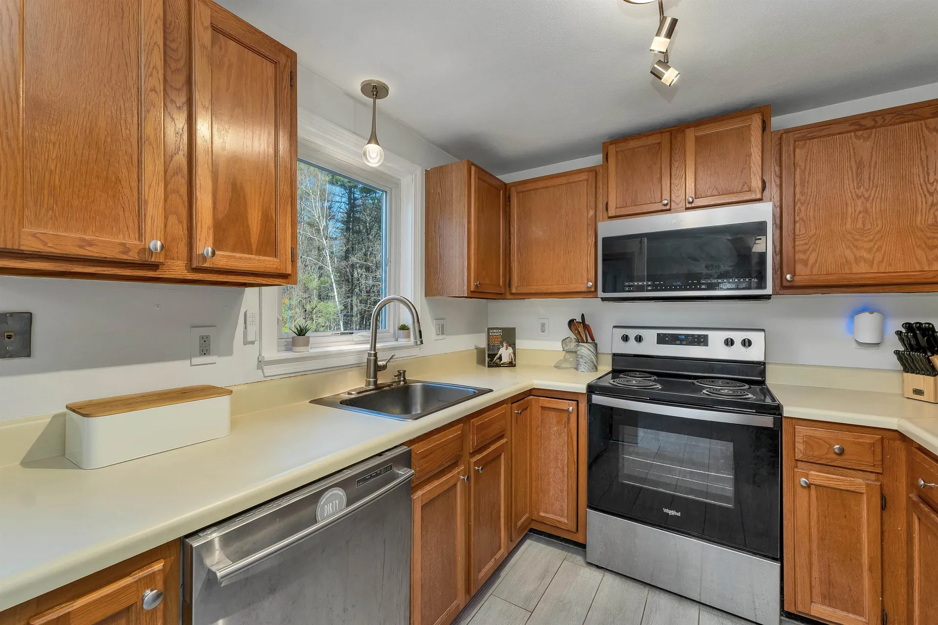 284A High Range Road Londonderry NH 03053