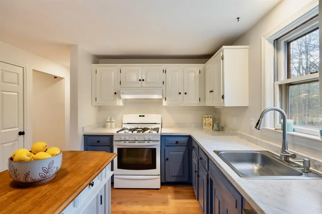 12 Dogtown Road Exeter NH 03833