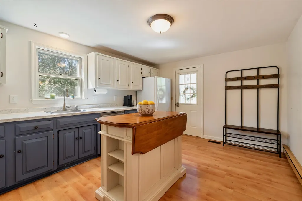 12 Dogtown Road Exeter NH 03833