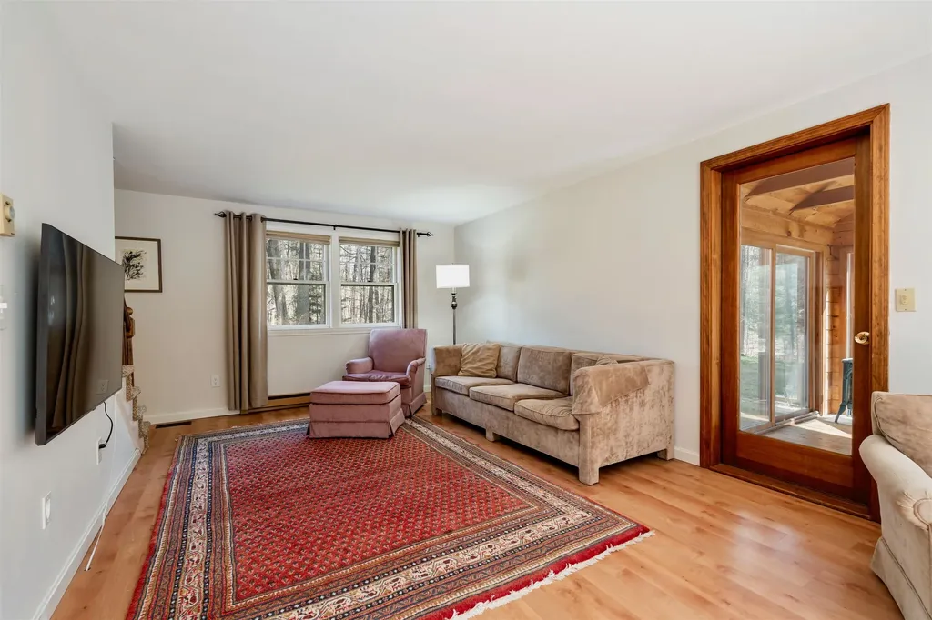 12 Dogtown Road Exeter NH 03833