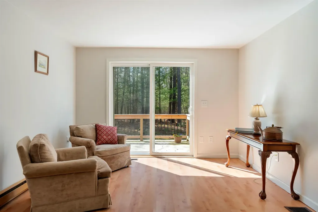 12 Dogtown Road Exeter NH 03833