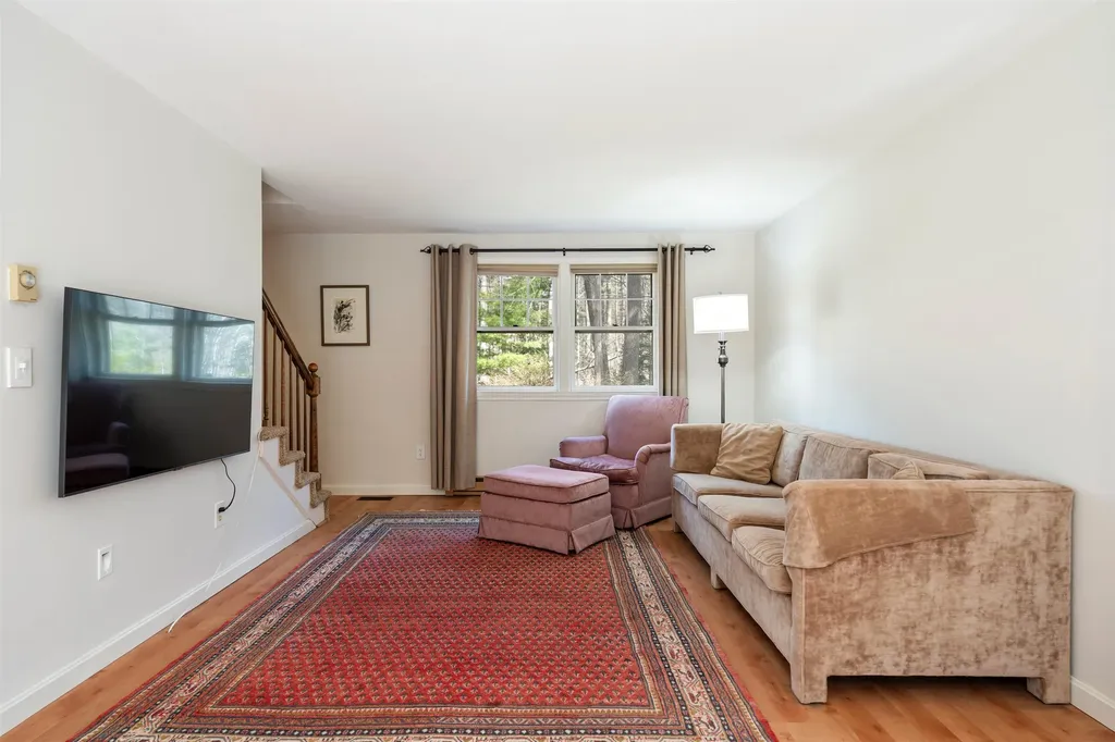 12 Dogtown Road Exeter NH 03833