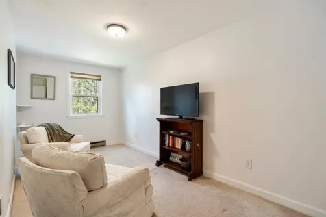 12 Dogtown Road Exeter NH 03833