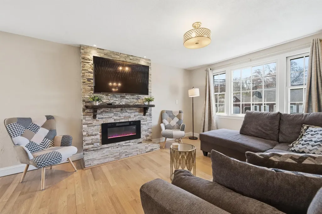 4 Percheron Circle Nashua NH 03062