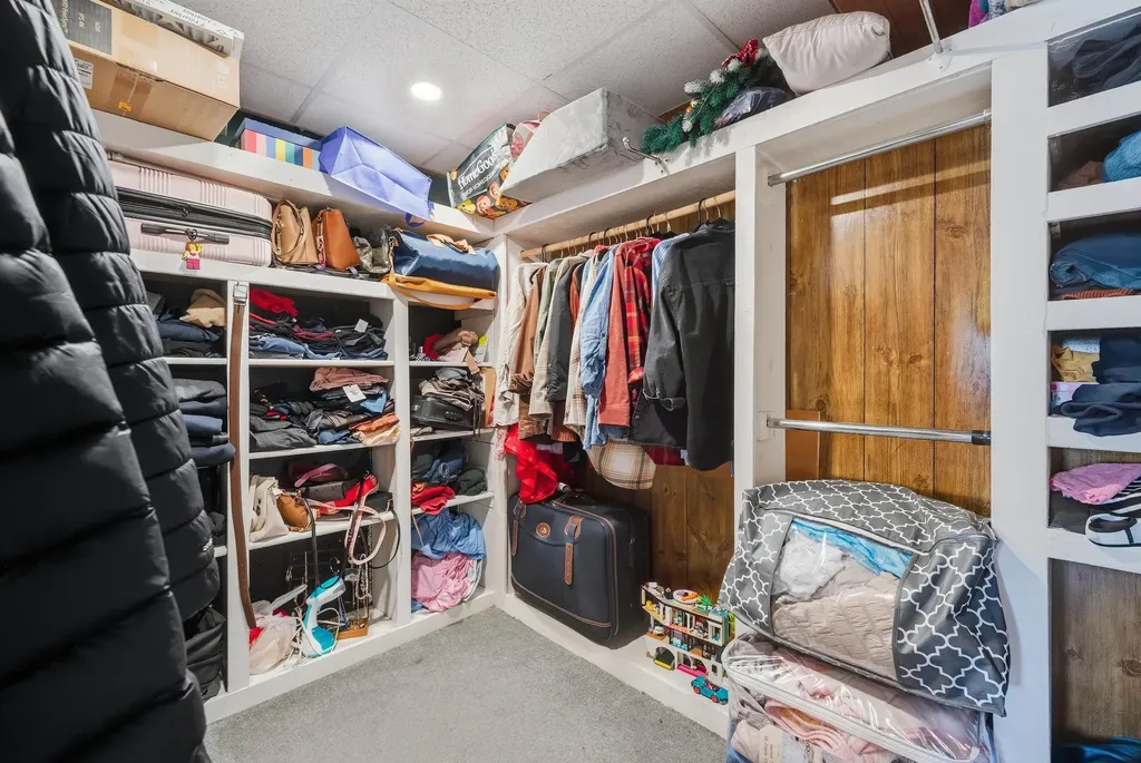 4 Percheron Circle Nashua NH 03062