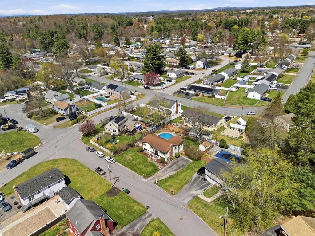 4 Percheron Circle Nashua NH 03062