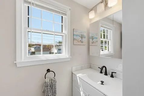 4 Percheron Circle Nashua NH 03062