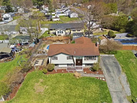 4 Percheron Circle Nashua NH 03062