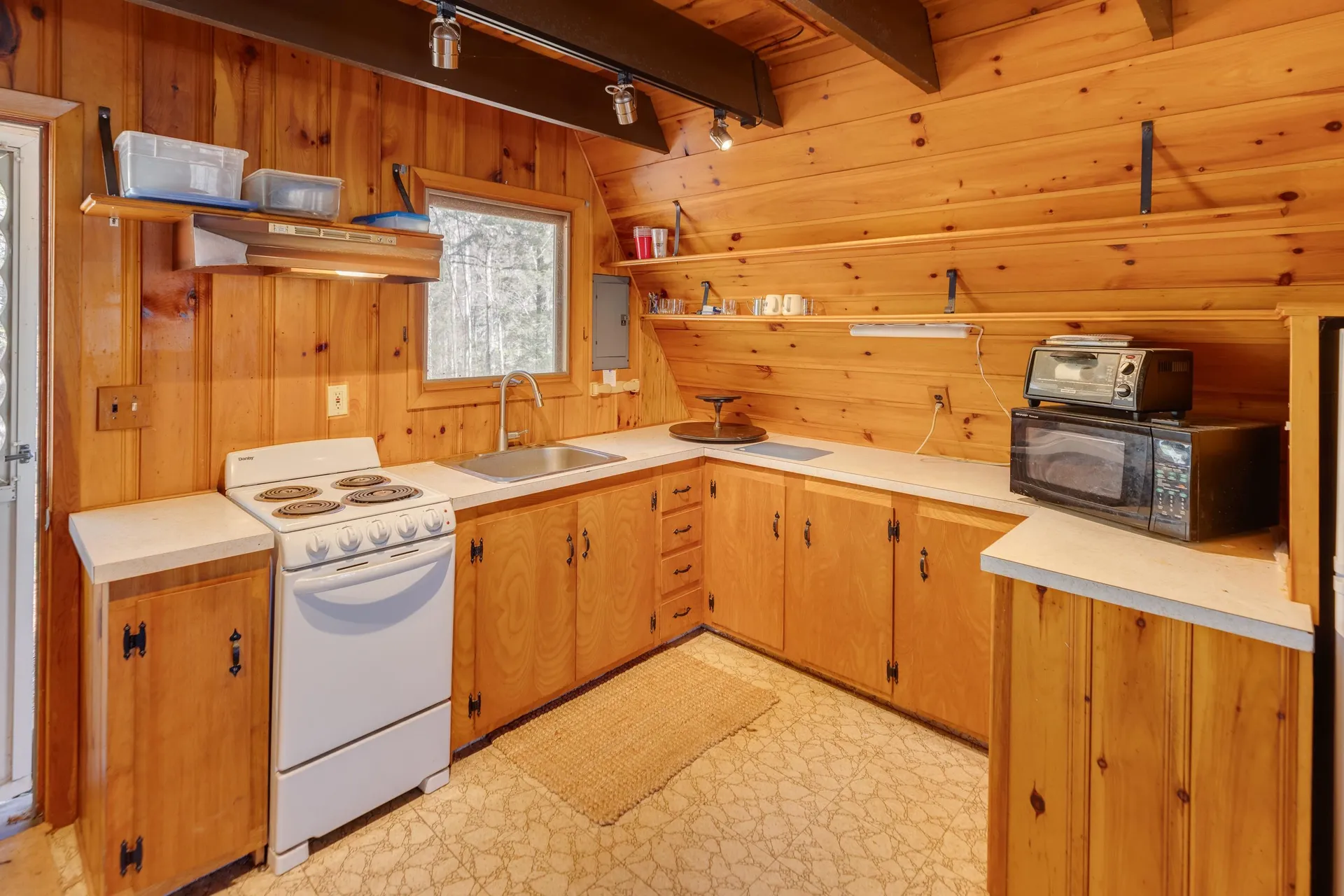 1784 Stinson Lake Road Rumney NH 03266