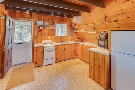 1784 Stinson Lake Road Rumney NH 03266