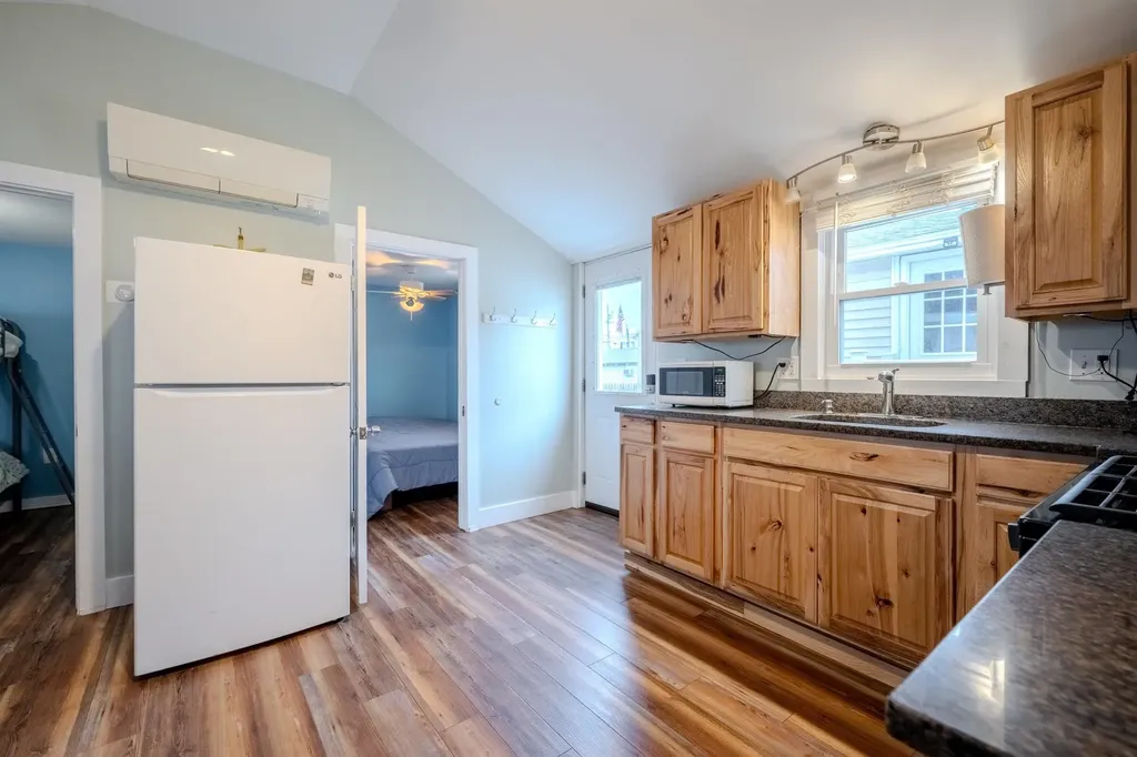7 Perkins Avenue Hampton NH 03842