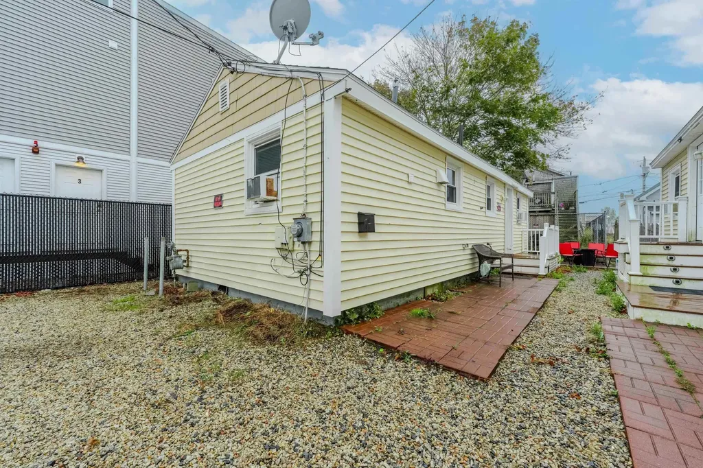 7 Perkins Avenue Hampton NH 03842