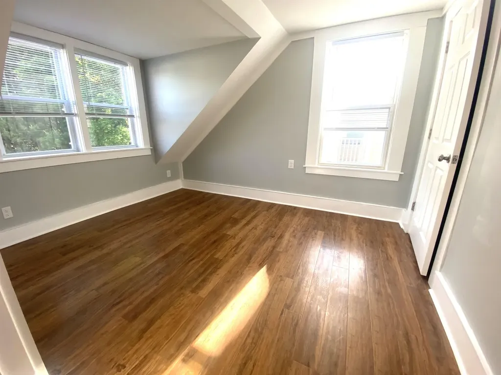 27 Elm Street Newmarket NH 03857