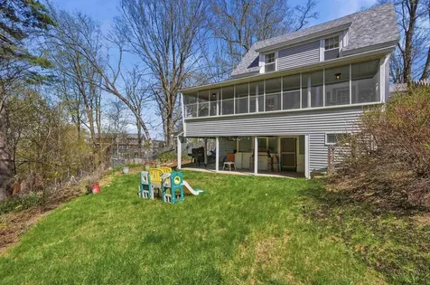 3 Maple Avenue Hudson NH 03051