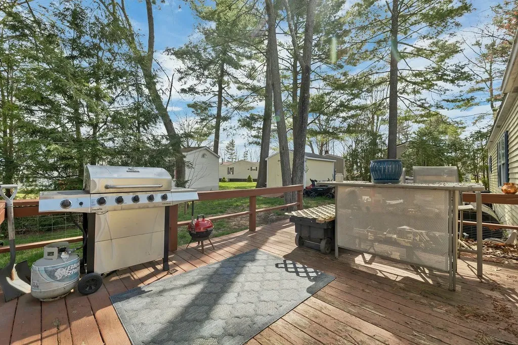 7 N Dewberry Lane Rochester NH 03867