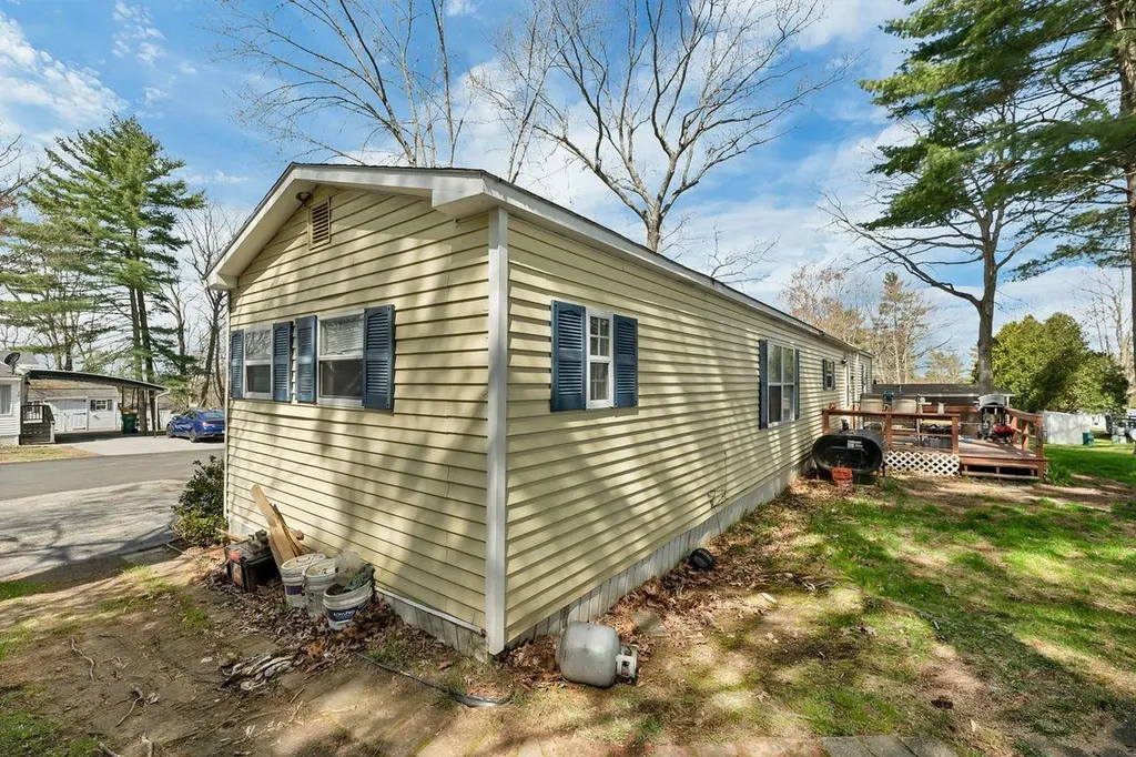 7 N Dewberry Lane Rochester NH 03867