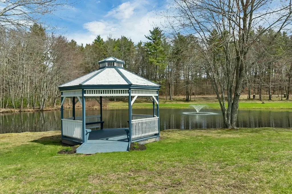 7 N Dewberry Lane Rochester NH 03867