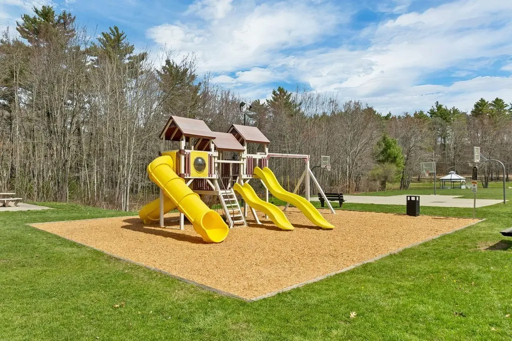 7 N Dewberry Lane Rochester NH 03867