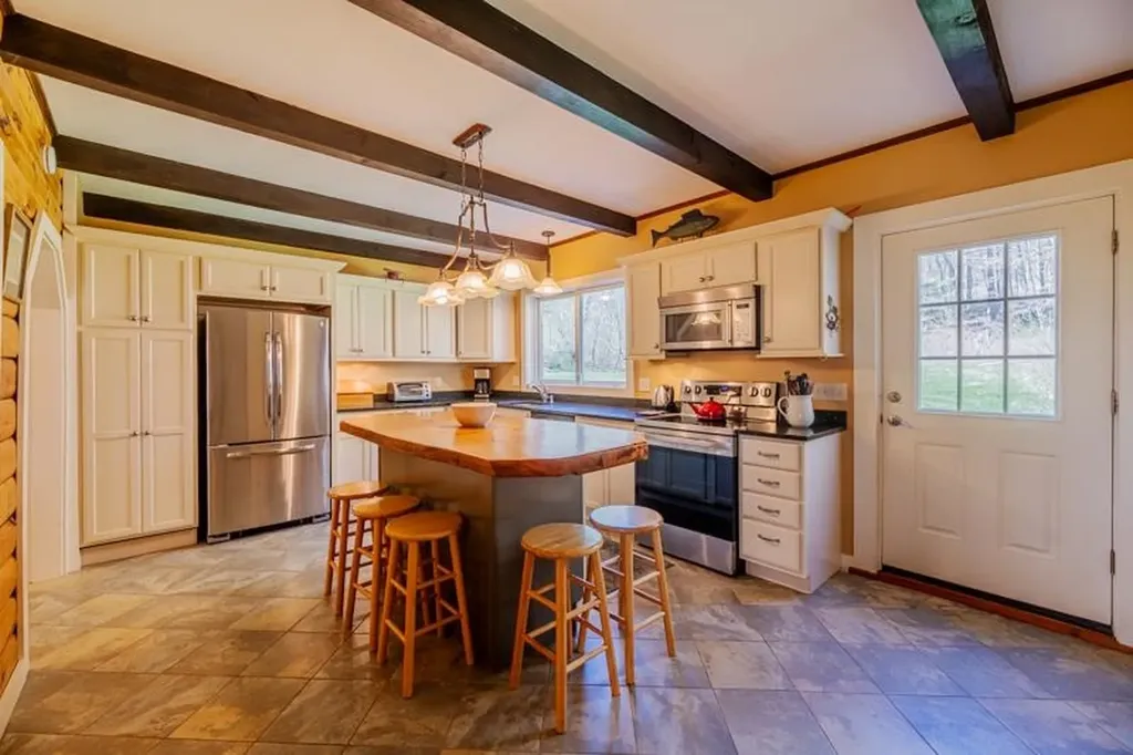 1731 Three Maple Drive Manchester VT 05255