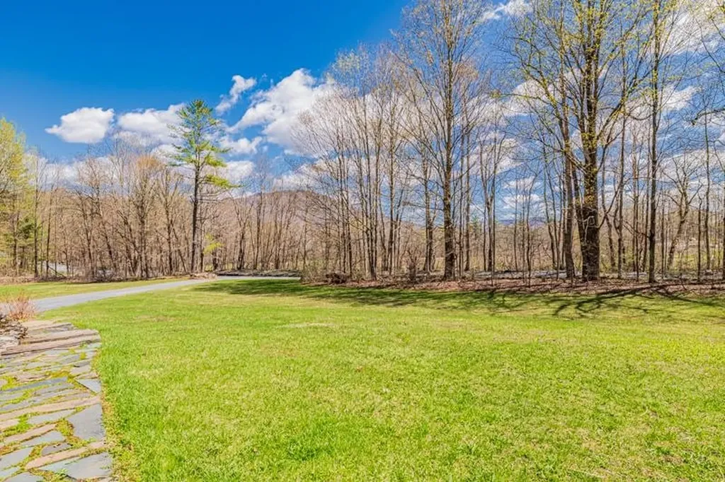 1731 Three Maple Drive Manchester VT 05255
