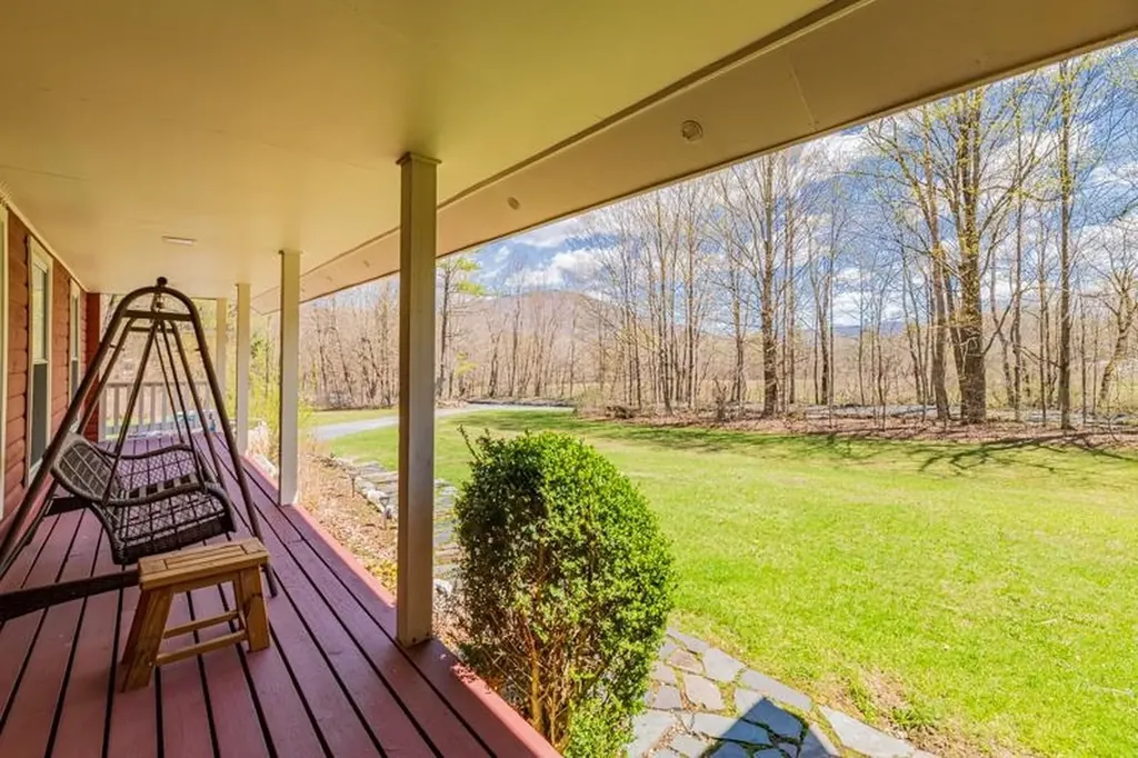 1731 Three Maple Drive Manchester VT 05255