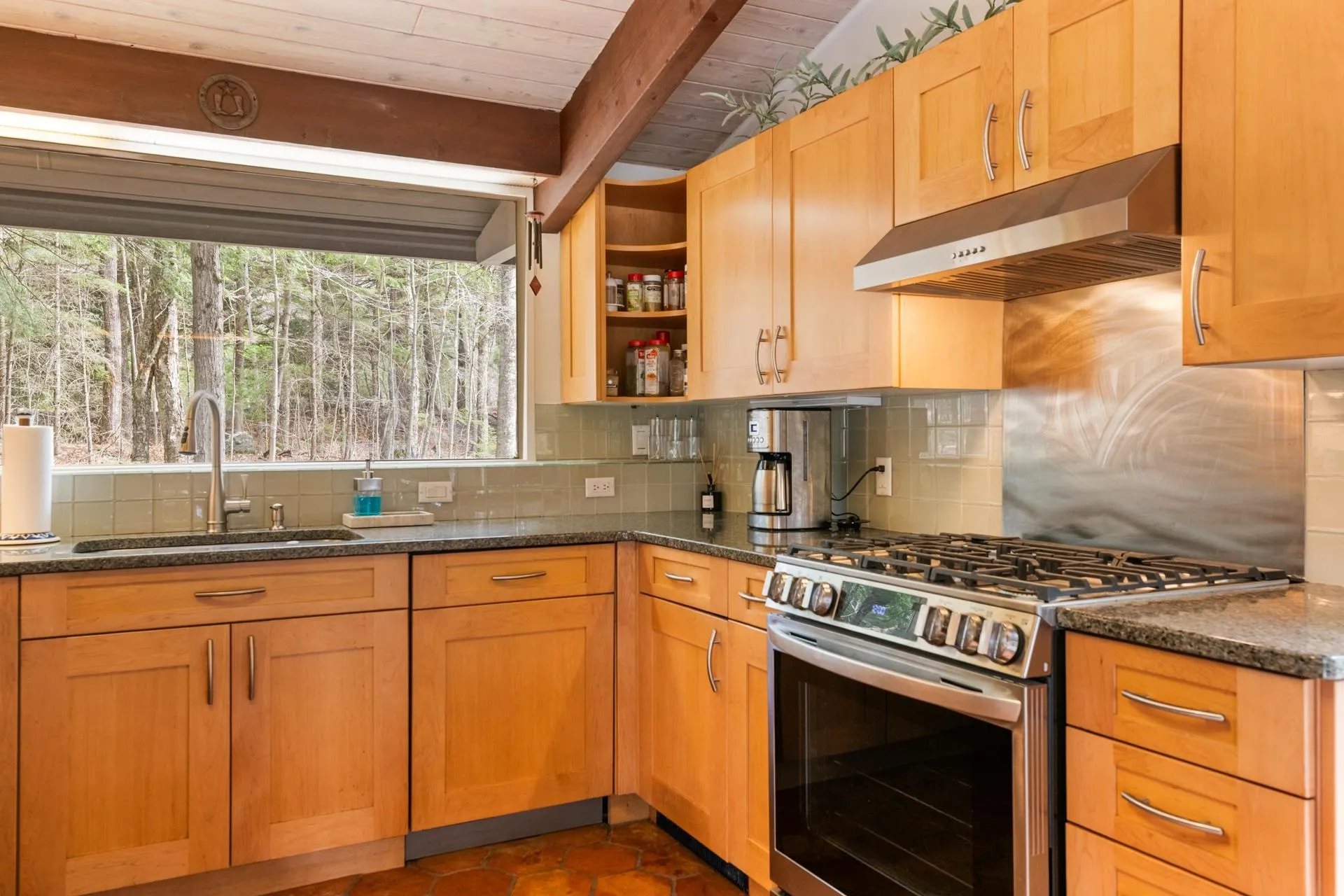 15 Sunset Walk Enfield NH 03748
