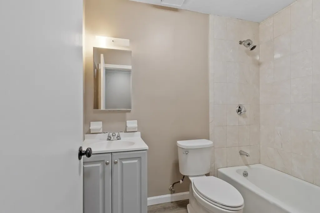 11 Strawberry Bank Road Nashua NH 03062