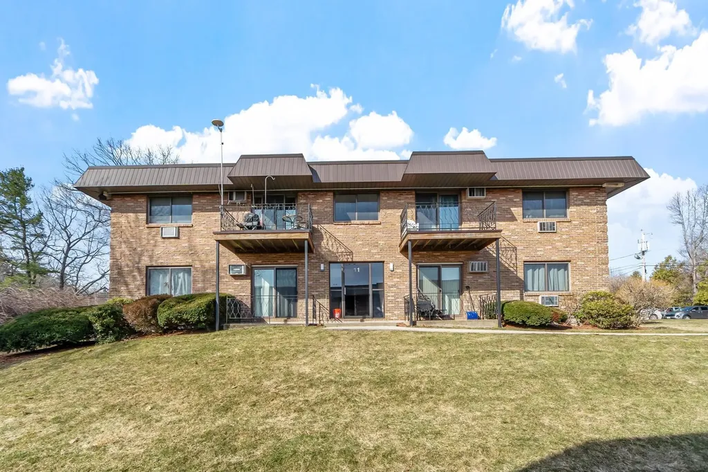 11 Strawberry Bank Road Nashua NH 03062